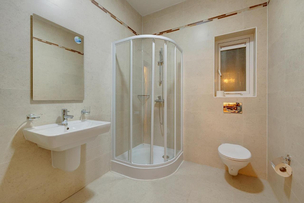 Seafront Lux Apart Inc Pool, Upmarket Area Sliema Kültér fotó